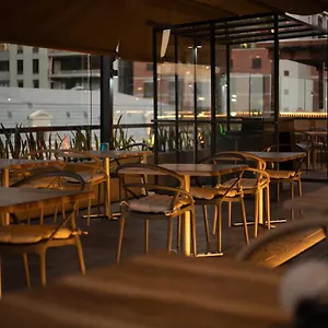 https://queen-julie-cape-town.hotels-capetown.com